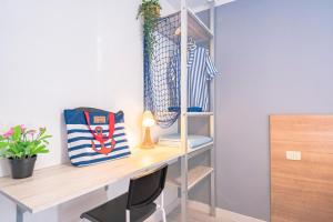 Zdjęcie z galerii obiektu Hostel Neon Tenerife w mieście Guaza