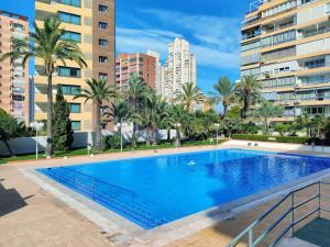 Basen w obiekcie Bermudas apartamento con piscina y garaje en Benidorm lub w pobliżu