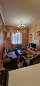 אזור ישיבה ב-3 комнатная квартира в Ереване