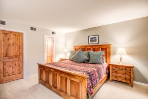 Ένα ή περισσότερα κρεβάτια σε δωμάτιο στο Mountainside Pineview Condo Cozy Frisco Retreat +28 φωτογραφίες