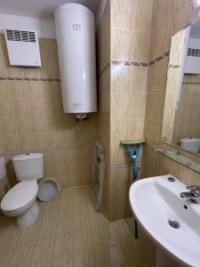 Ванная комната в Antonovi Apartments