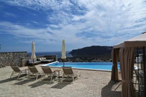 Bazén v ubytování Villa Vitabel sea view in Lindos nebo v jeho okolí