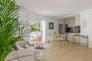 Kuchyňa alebo kuchynka v ubytovaní Spacious & Quiet apartment by HelloMalaga - AZAHAR + 22 fotografií