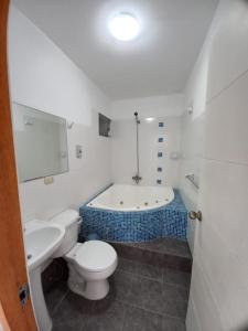 A bathroom at Departamento super cómodo Playa Naplo