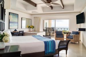 Cama ou camas em um quarto em Hyatt Zilara Cancun - All Inclusive - Adults Only