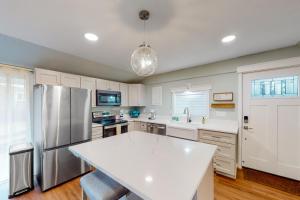 Gallery image of Finding Nevør-land in Netarts