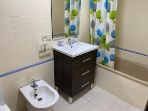 Kép Apartamento Centro Histórico junto a Casa de las Conchas - PARKING GRATIS szállásáról Salamancában a galériában