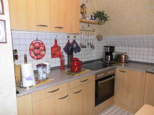 Haus Dennerにあるキッチンまたは簡易キッチン