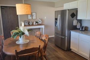 Η κουζίνα ή μικρή κουζίνα στο 6418 Sandric lane Beautiful 3 BDRM Ranch home in Liberty Township