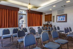 Konferenční prostory v ubytování Best Western Plus King's Inn and Suites + 37 fotografií