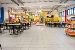 Restoran atau tempat lain untuk makan di Sure Hotel by Best Western Lagan