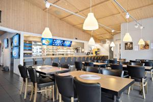 Restoran atau tempat lain untuk makan di Sure Hotel by Best Western Lagan