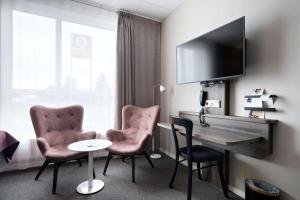 TV a/nebo společenská místnost v ubytování Best Western Hotell Ljungby