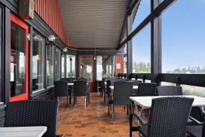 Restoran atau tempat lain untuk makan di Sure Hotel by Best Western Lagan