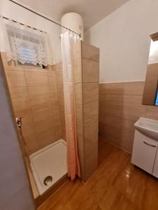Koupelna v ubytování Apartments by the sea Sveti Petar, Biograd - 6168