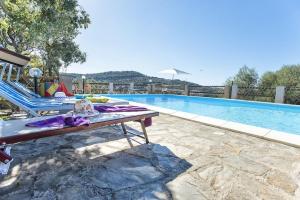 The swimming pool at or close to Villa Olive tree, immersa nella natura per relax e quiete