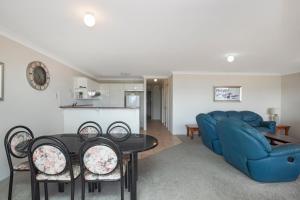 Χώρος καθιστικού στο Westport Palms 2