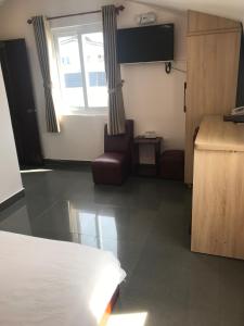 Kuchyň nebo kuchyňský kout v ubytování Tuyet Son Hotel