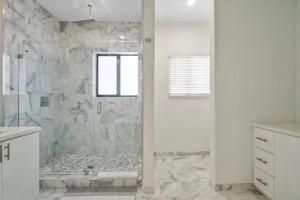 Koupelna v ubytování New Townhome near Wilton/Las Olas/Beach + 12 fotografií