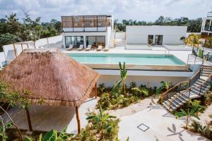 Bazén v ubytování The Waves Tulum by BNB Experience nebo v jeho okolí