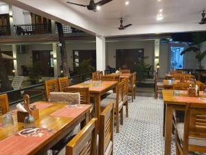 Restoran või mõni muu söögikoht majutusasutuses The Verda De Miranda Resort Morjim North Goa