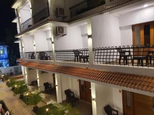 Rõdu või terrass majutusasutuses The Verda De Miranda Resort Morjim North Goa