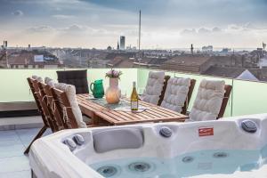 Balkón alebo terasa v ubytovaní Centropolitan Penthouse #jacuzzi #freeparking