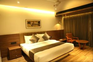 Crystal Suites客房内的一张或多张床位