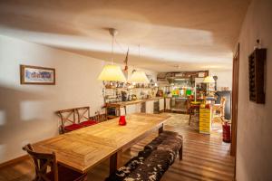 Fotografie z fotogalerie ubytování Maison Le Champ B&B Questa casa non è un albergo v destinaci La Salle