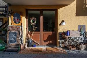 Fotografie z fotogalerie ubytování Maison Le Champ B&B Questa casa non è un albergo v destinaci La Salle