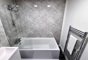 Koupelna v ubytování *5SM* Setup for your most relaxed & amazing stay + Free Parking + Free Fast WiFi *