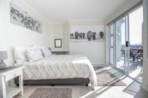 Katil atau katil-katil dalam bilik di African Penthouse Suite +29 gambar
