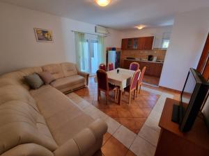 Kuchyňa alebo kuchynka v ubytovaní Apartments CHIARA