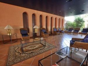 A seating area at Royal Marine playa calme et cosy