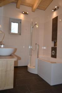 Kúpeľňa v ubytovaní Apartment Dorfjuwel