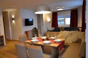 Posedenie v ubytovaní Apartment Dorfjuwel