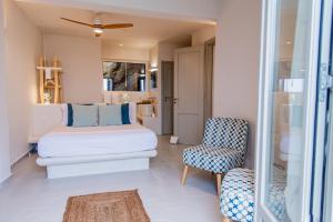 Posteľ alebo postele v izbe v ubytovaní Luxurious Villa Lune with a swimming pool and a fantastic sea and sunset view