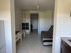 Fotografia z galérie ubytovania Joli studio très clair à proximité mer pour 3 personnes v destinácii La Londe-les-Maures