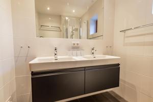Ένα μπάνιο στο Chalet Hohe Tauern - Steinbock Lodges +55 φωτογραφίες