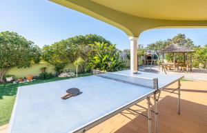 Πινγκ πονγκ στο Villa San Juan by Algarve Vacation ή εκεί κοντά