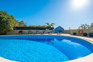 Πισίνα στο ή κοντά στο Villa San Juan by Algarve Vacation