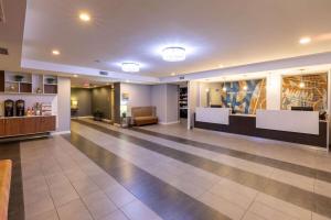 Majoituspaikan La Quinta Inn & Suites by Wyndham Tulsa Downtown - Route 66 aula tai vastaanotto