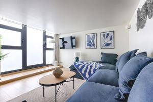 Zdjęcie z galerii obiektu MyKeypers - Design & Luxury Duplex 2BR/6P - Bastille/Marais 4 w Paryżu