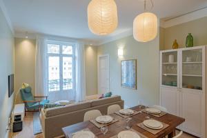 Posedenie v ubytovaní Majestic Alpin - A luxurious apartment with a nordic feel + 9 fotografií