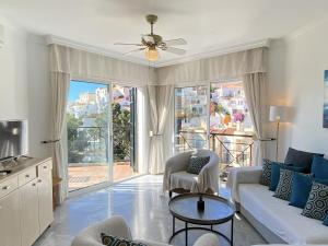 Posezení v ubytování Villa Lucena Private Pool Casasol