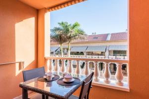 Balkón alebo terasa v ubytovaní MEDANO4YOU Los Viajeros Holiday Home