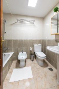 Kúpeľňa v ubytovaní MEDANO4YOU Los Viajeros Holiday Home