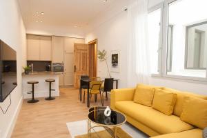 Kuchyňa alebo kuchynka v ubytovaní ISG Apartments Cedaceros 12