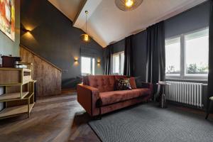 The Viaduct - Suites & More的休息区