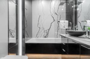 Łazienka w obiekcie MARGI Tokyo LUX STUDIO BALCONY POOL SAUNA
